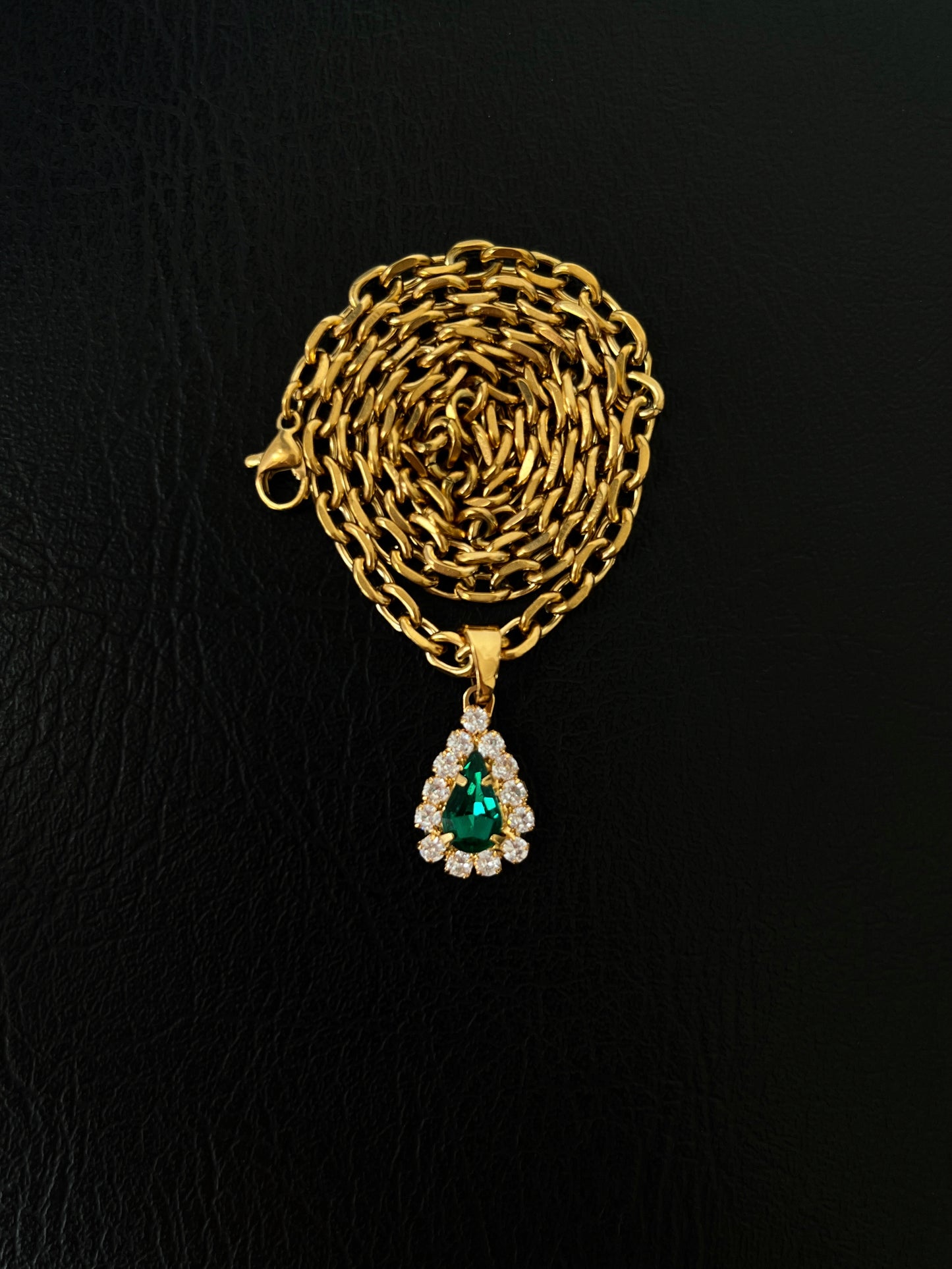 Verdant Glow Pendant