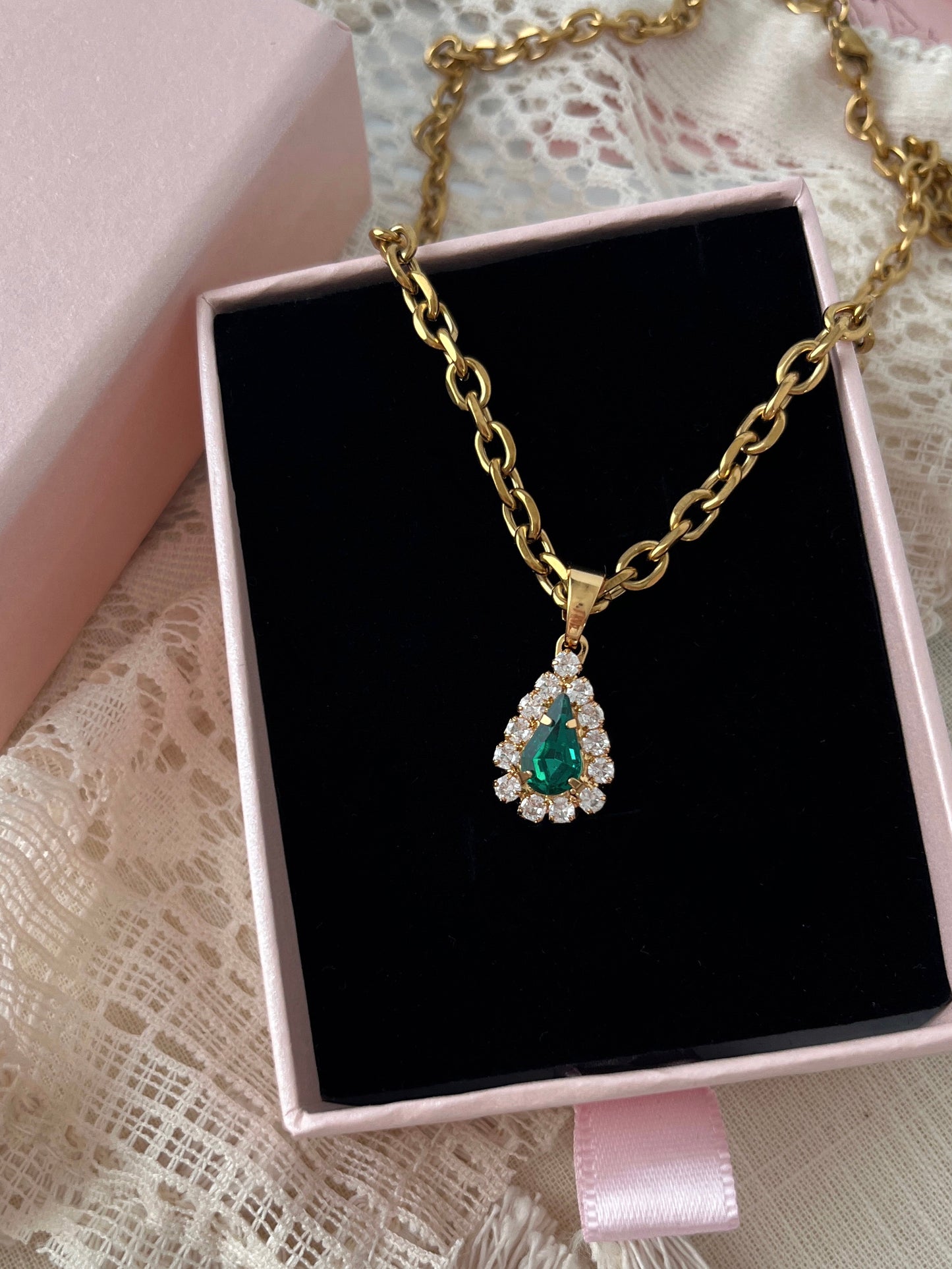 Verdant Glow Pendant