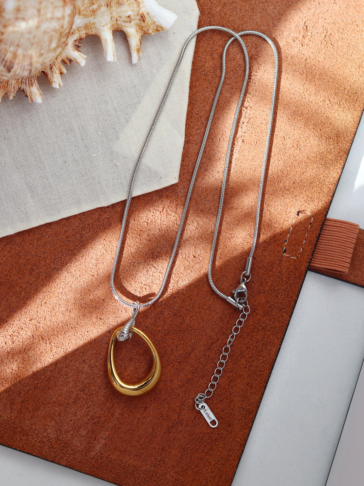 Gilded Loop