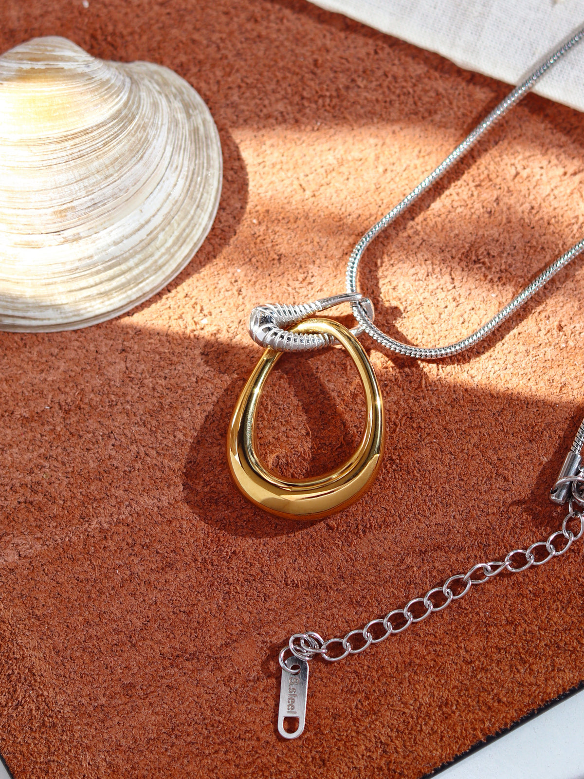 Gilded Loop
