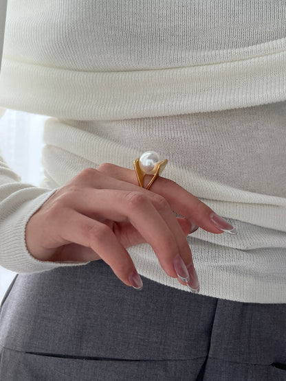 Giant Pearl Golden Ring