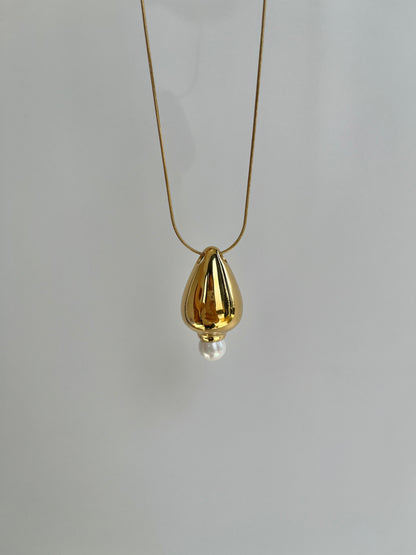 Pearl Essence Necklace