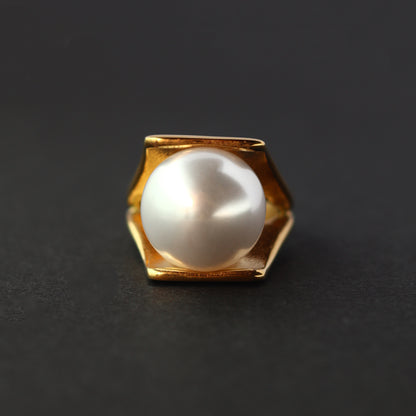 Giant Pearl Golden Ring