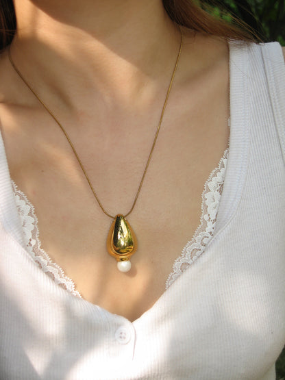 Pearl Essence Necklace